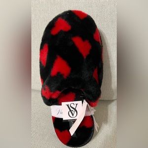 NEW Victoria's Secret Heart Faux Fur Slippers - Sz:Medium